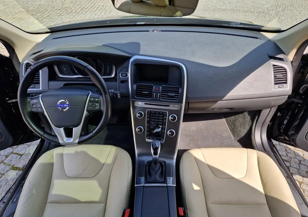 Volvo XC 60 cena 80000 przebieg: 125000, rok produkcji 2016 z Warszawa małe 79